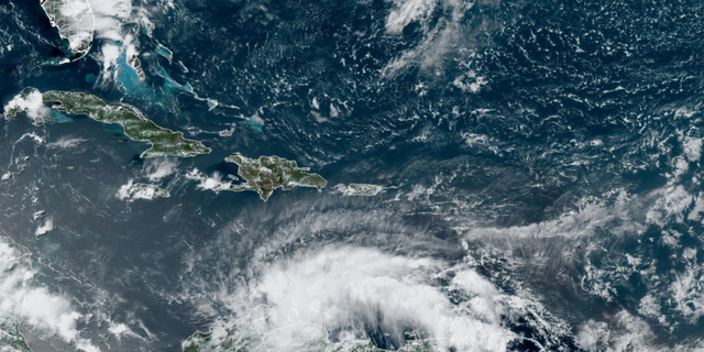 Bão nhiệt đới Bonnie có khả năng sẽ phát triển trong tuần tới ở phía nam Caribe, gây ra lượng mưa khoảng 6 inch trên một số hòn đảo trong khu vực.