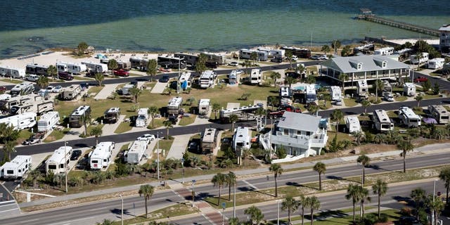 Pensacola Beach Florida USA, Descripción general de un parque costero de RV.