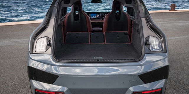 The iX cargo area can be extended with a 40/20/40 fold-down rear seat.