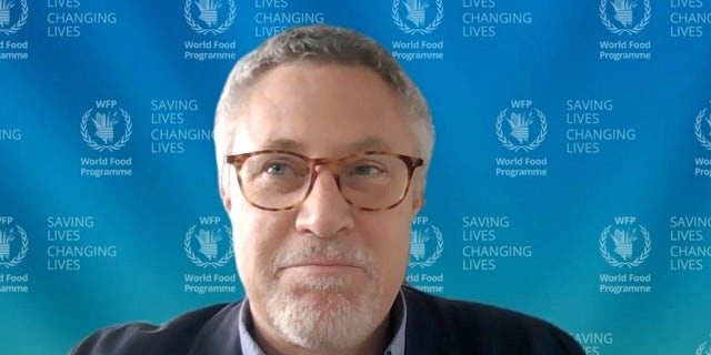 Wicedyrektor ds. sytuacji kryzysowych Światowego Programu Żywnościowego, Brian Lander, omawia wpływ wojny na Ukrainie na dostawy żywności.