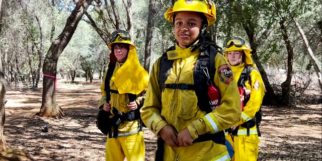 (L-R) Marisa Lorea, 18; Deja Jones, 16; and Alex Watts, 16, are all taking part in the five-day program in Redding, 칼리프. "As long as you put in the work, you can do it as long as you do your best," Watts said.