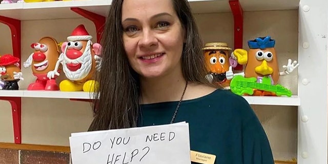 Flaviane Carvalho, a manager at Mrs. Potato Restaurant in Orlando, Florida, suspected an 11-year-old boy could be the victim of child abuse and used a handwritten note to ask if he needed help.