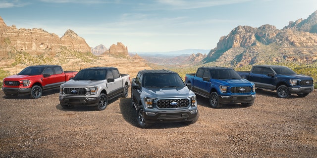 A range of two-tone F-150 Heritage Edition trucks will be offered in 2023 to mark the F-Series' 75th anniversary.