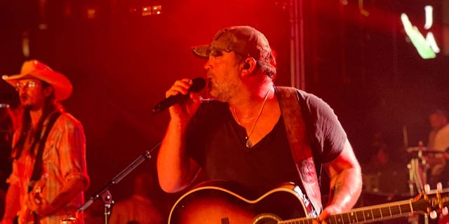 Lee Brice performed for an intimate crowd in Cleveland, Ohio to benefit Folds of Honor.