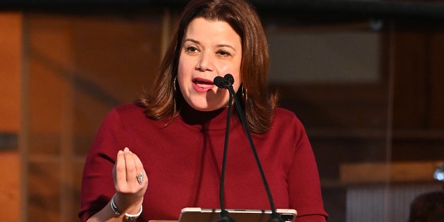 Ana Navarro assiste au service commémoratif de la communauté bien-aimée King Holiday 2022 à l'église baptiste Ebenezer le 17 janvier 2022 à Atlanta, en Géorgie.  (Photo de Paras Griffin/Getty Images) 