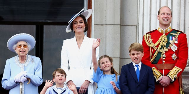Britain's Queen Elizabeth, Prince William and Catherine, Duchess of Cambridge, along with Princess Charlotte, Prince George and Prince Louis appear on the balcony of Buckingham Palace as part of Trooping the Colour parade during the Queen's Platinum Jubilee celebrations in London, Britain, June 2, 2022.
