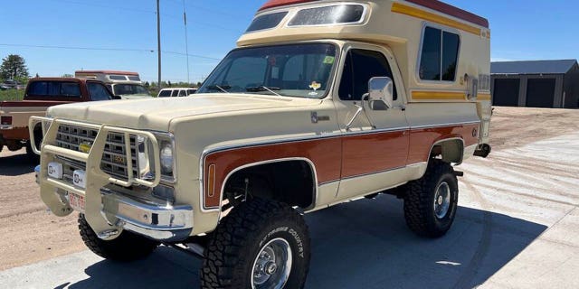 The Chevrolet K5 Blazer-based Chalet camper was a collaboration with Chinook Mobilodge Inc.