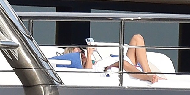 Brazilian fashion model Gisele Bündchen was spotted vacationing with her husband, Tampa Bay Buccaneers quarterback Tom Brady, in Portofino, Italy.