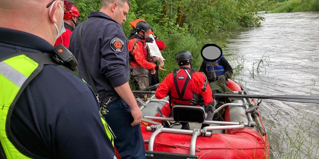 Clark-Cowlitz Fire Rescue rescued a father and his two daughters after their motorboat capsized and threw them into the river.