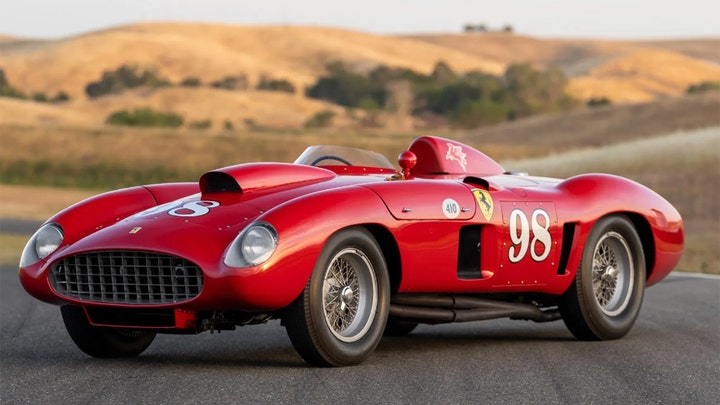 The most powerful Ferrari ever... is a plug-in hybrid