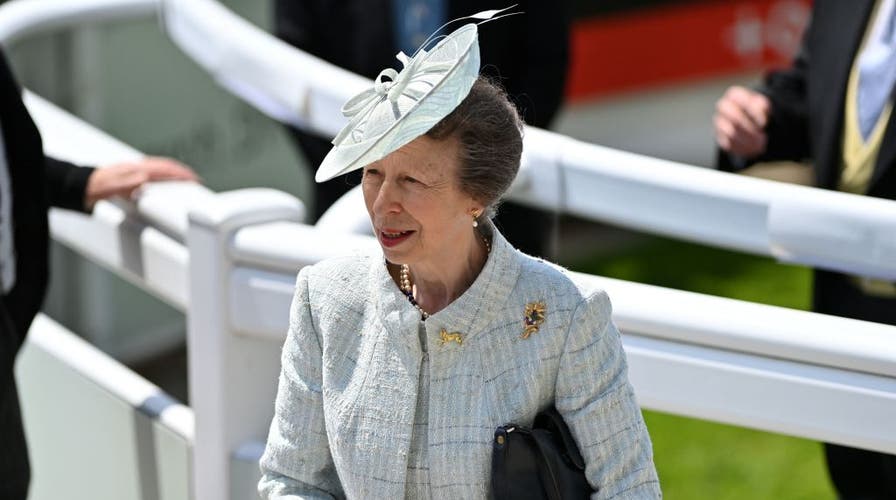 Queen Elizabeth doing great, simply not ‘overdoing it’ amid canceled Jubilee appearances, La principessa Anna dice