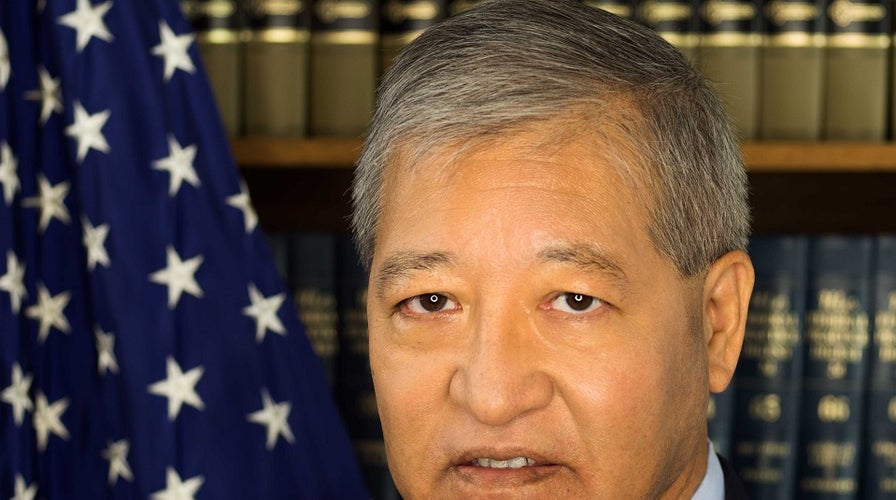 Former Hawaii top prosecutor indicted in public corruption probe