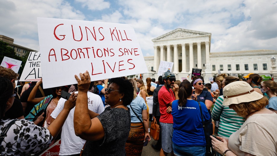 Supreme Court overturns Roe v Wade: Photos of protesters crowds