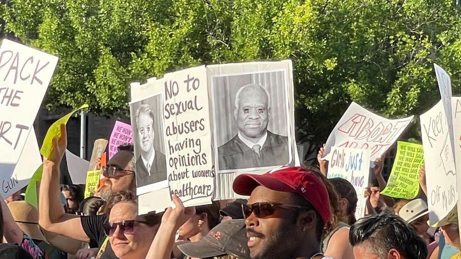 Supreme Court overturns Roe v. Wade Photos of protesters, crowds