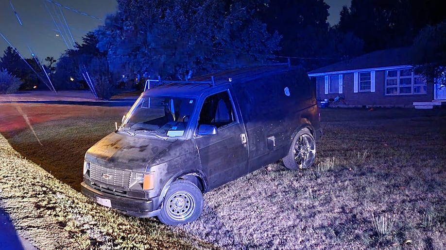 Abandoned van in Madison, Tennessee