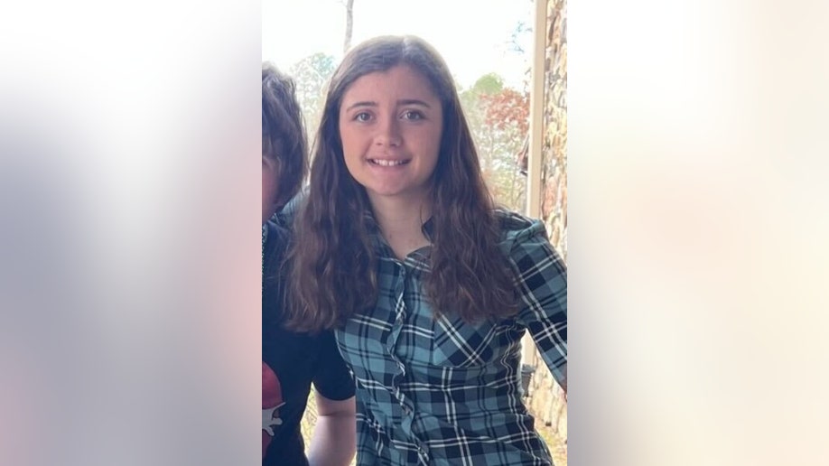 Missing Georgia 16-year-old Kaylee Jones wearing plaid