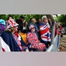 People gather on Mall ahead of Jubilee parade
