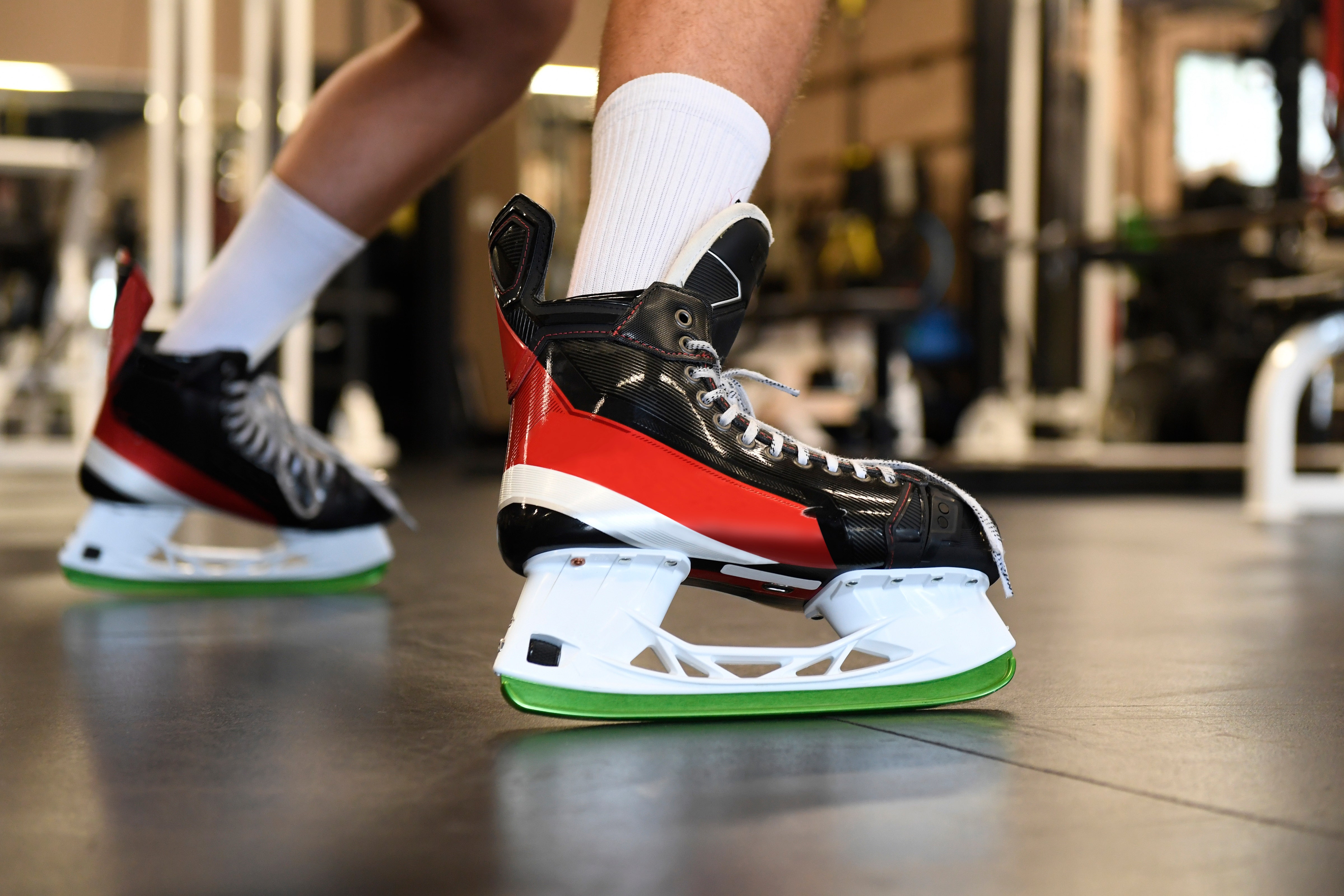 New hockey training aid for off ice skating in works with