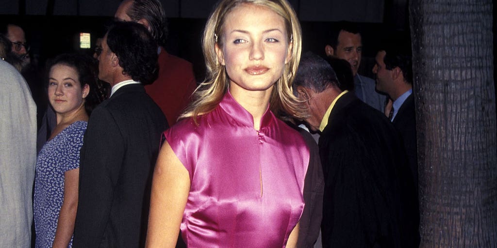 open lace back dress Cameron Diaz as Tina Carlyle Red Dress The Mask ostume  LausenCrafts