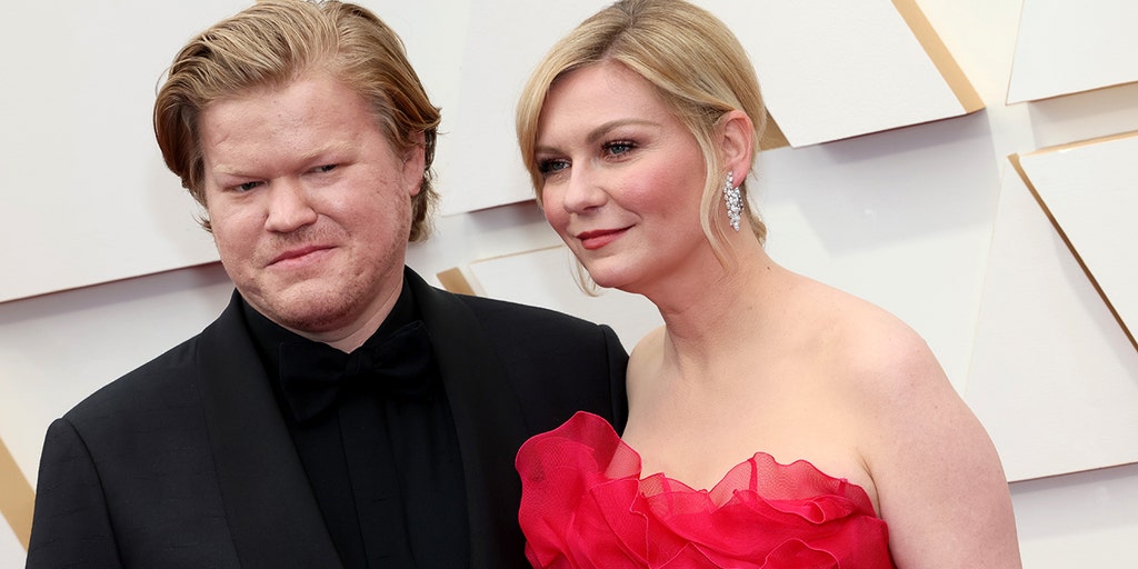 Kirsten Dunst officially marries fiancé Jesse Plemons after 5-year engagement - Vimarsana News