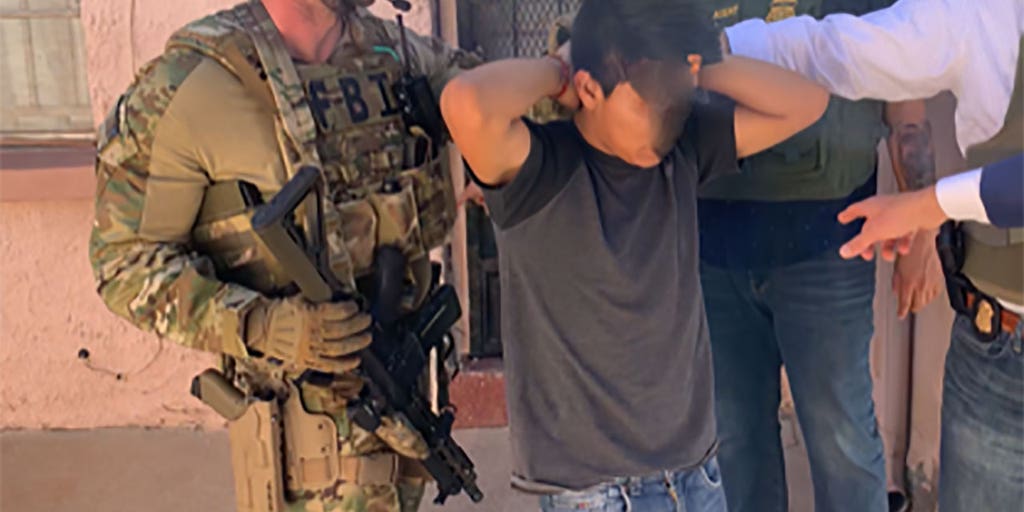FBI warns smugglers are holding migrants for $10K ransom at Texas stash houses after clearing Mexico border - Vimarsana News