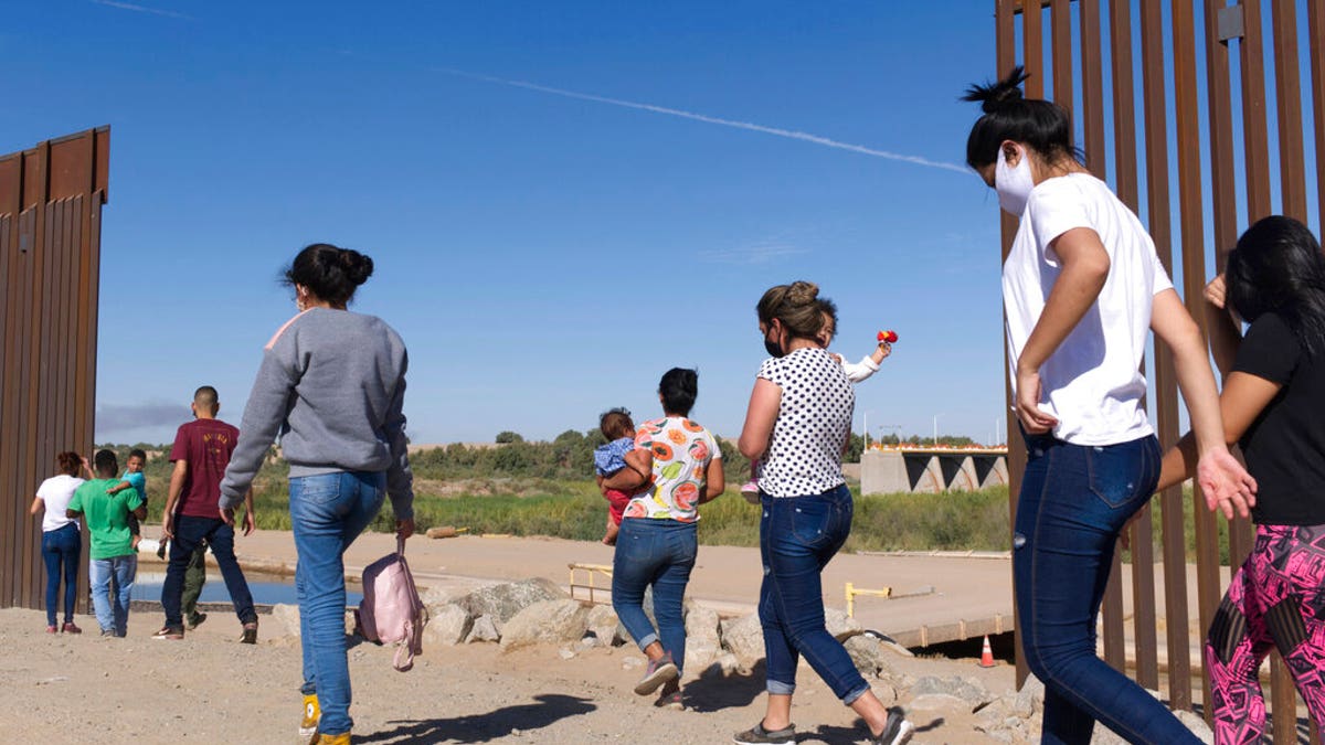 Migrants at the southern border in Arizona