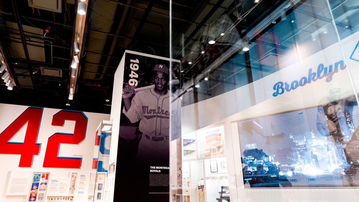 1980 exhibit Jackie Robinson light blue Hall Of Fame ￼Brooklyn Dodgers