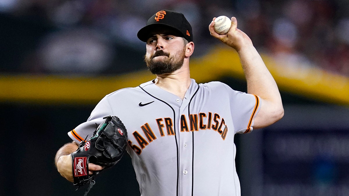 Giants sign former Cy Young candidate Carlos Rodón to short-term