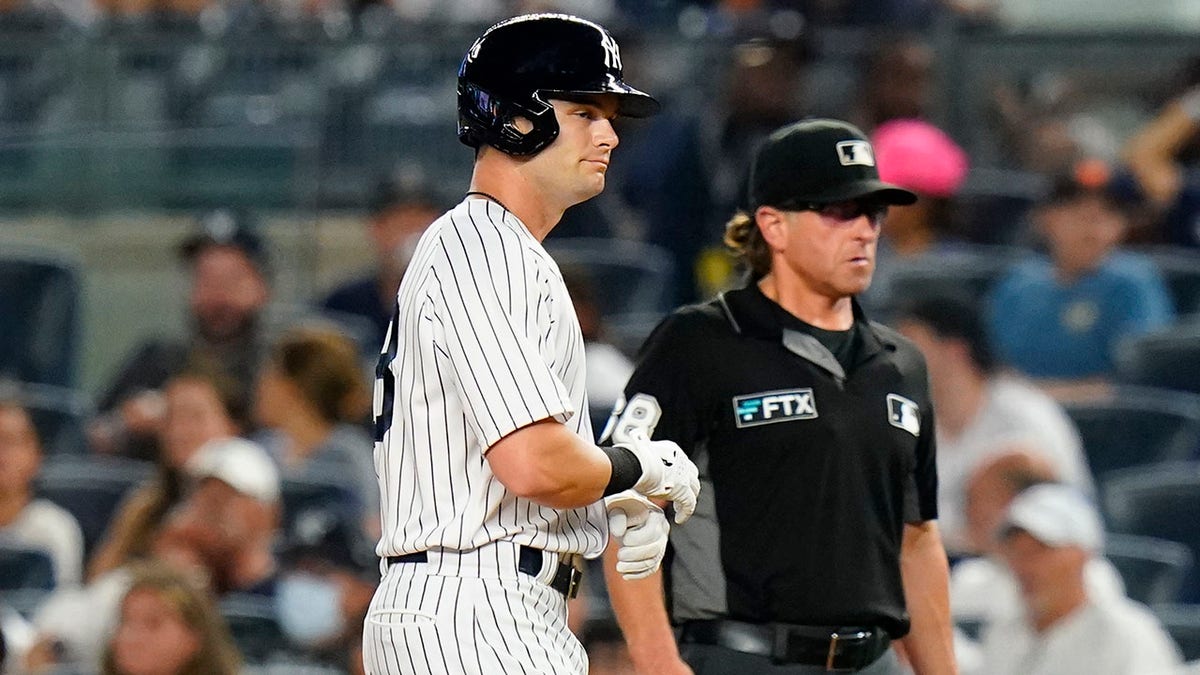 Andrew Benintendi flies out in his first game as a Yankee