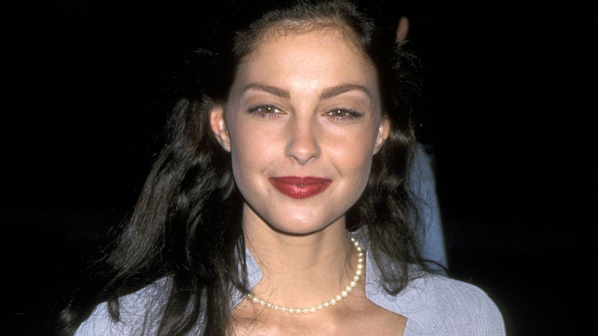A portrait of Ashley Judd