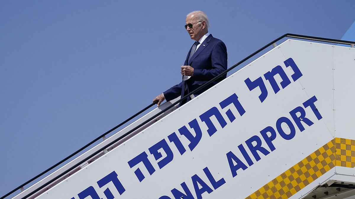 Biden walks off Air Force One