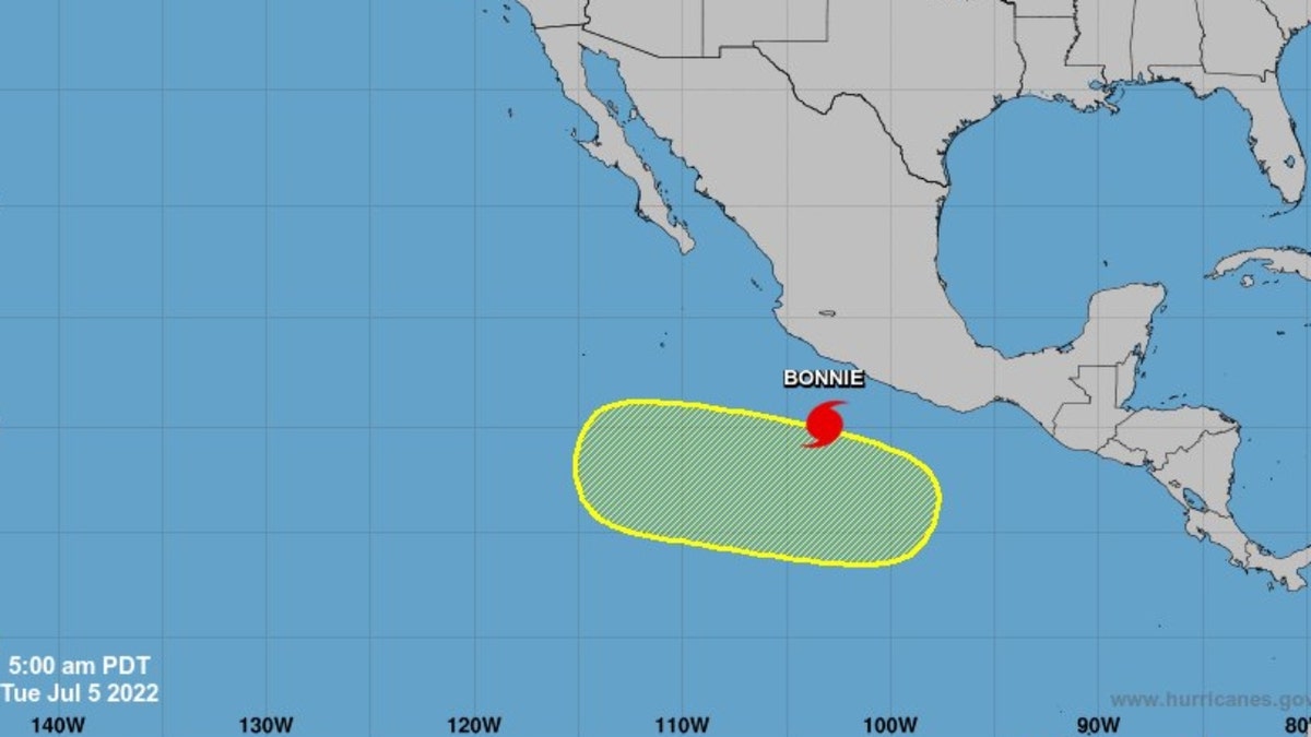 Hurricane Bonnie storm path south of Mexico