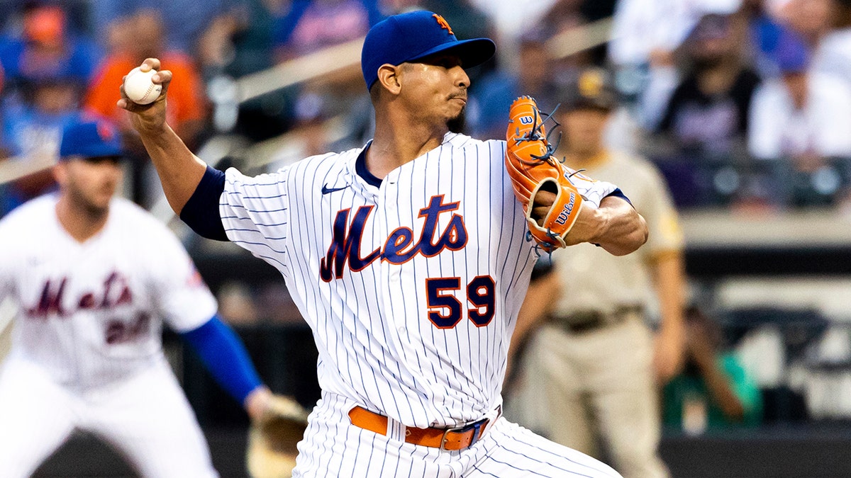 Mets Notebook: Carlos Carrasco done for season after fracturing