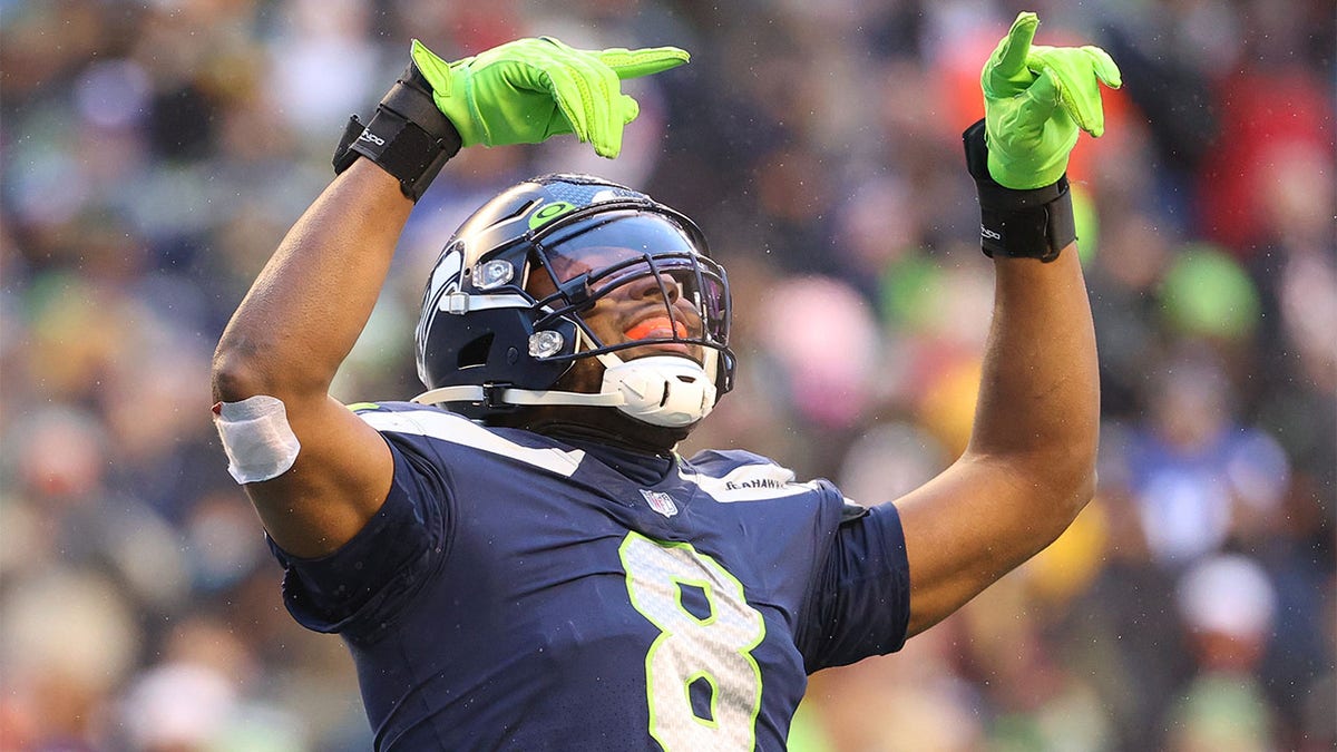 Carlos Dunlap celebrates 