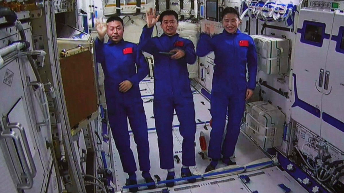 Chinese astronauts at space station