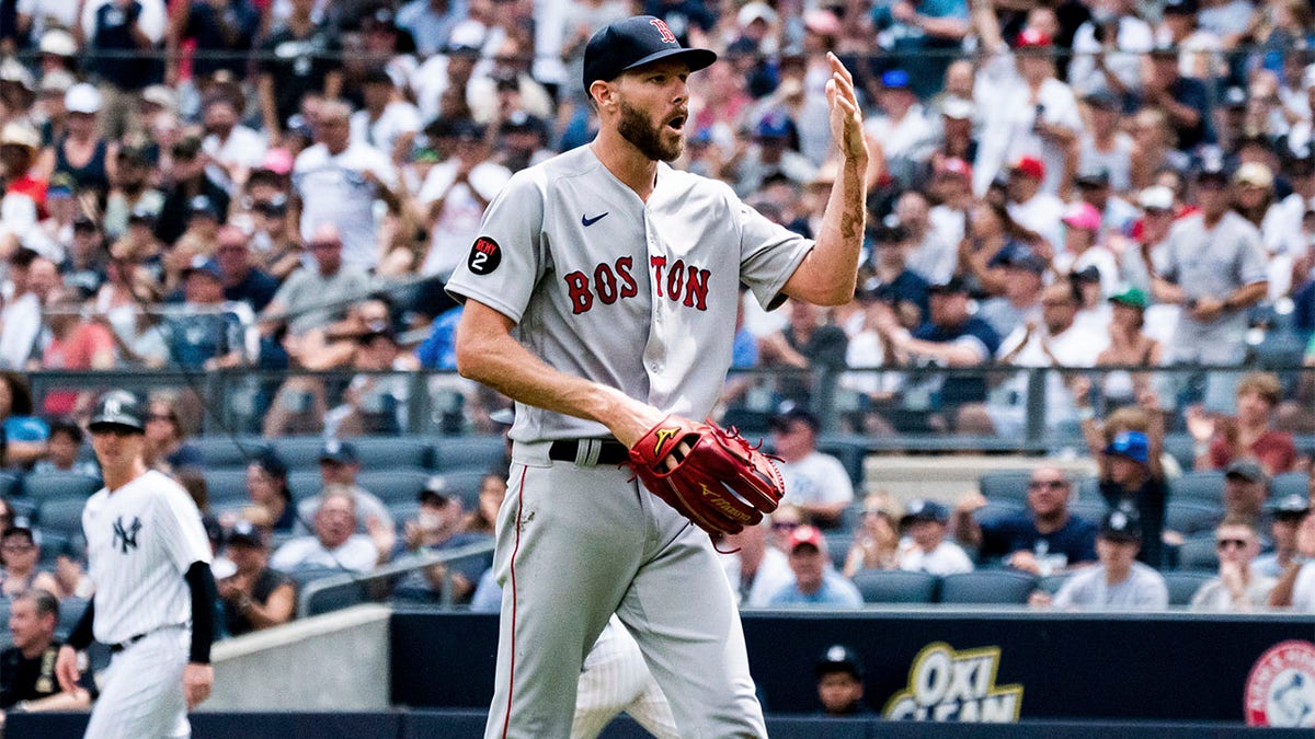 Chris Sale walks off mound