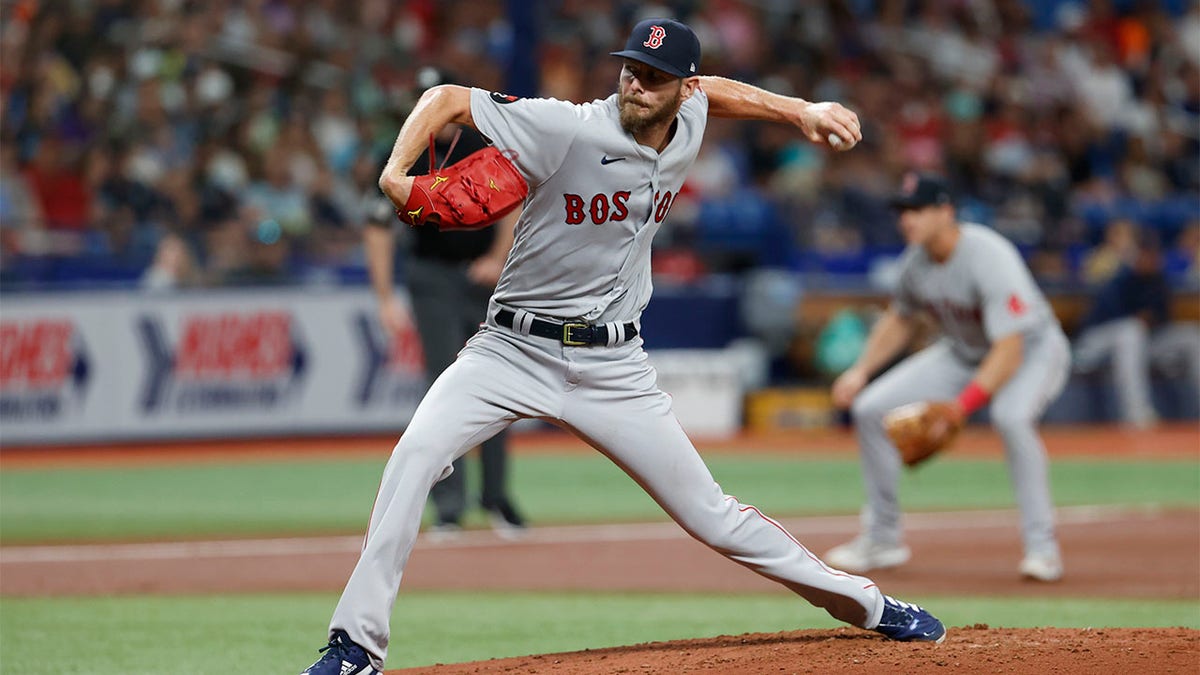 Sale retires 1st 14 batters in return from injury as Sox roll