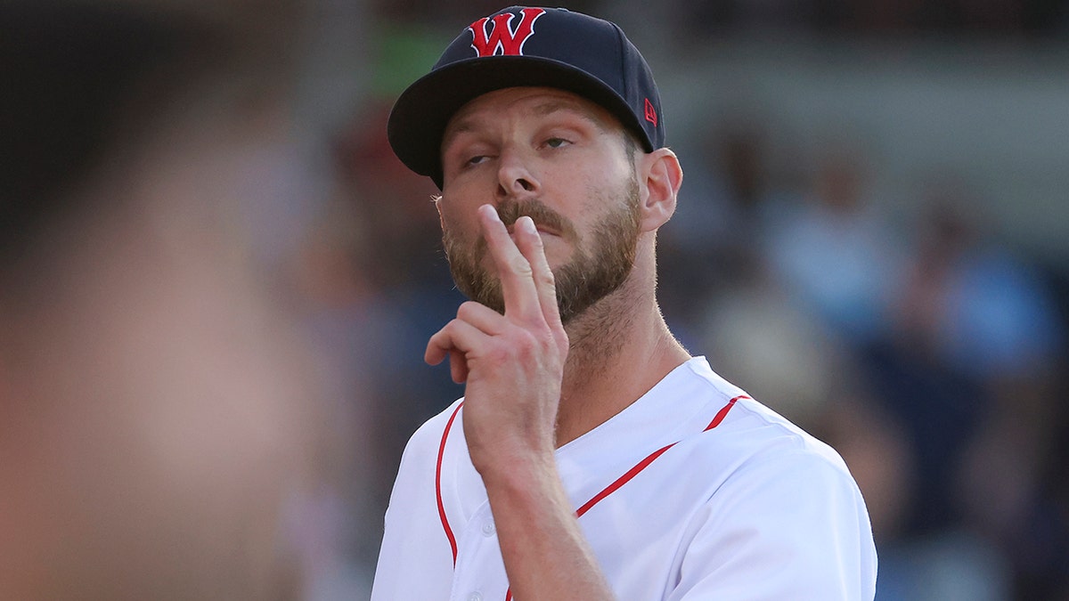 VIDEO] Chris Sale upset after giving up a bases loaded in rehab