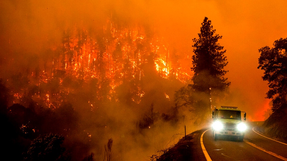 McKinney Fire along California highway