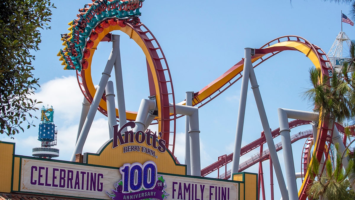 knott's berry farm rollercoaster