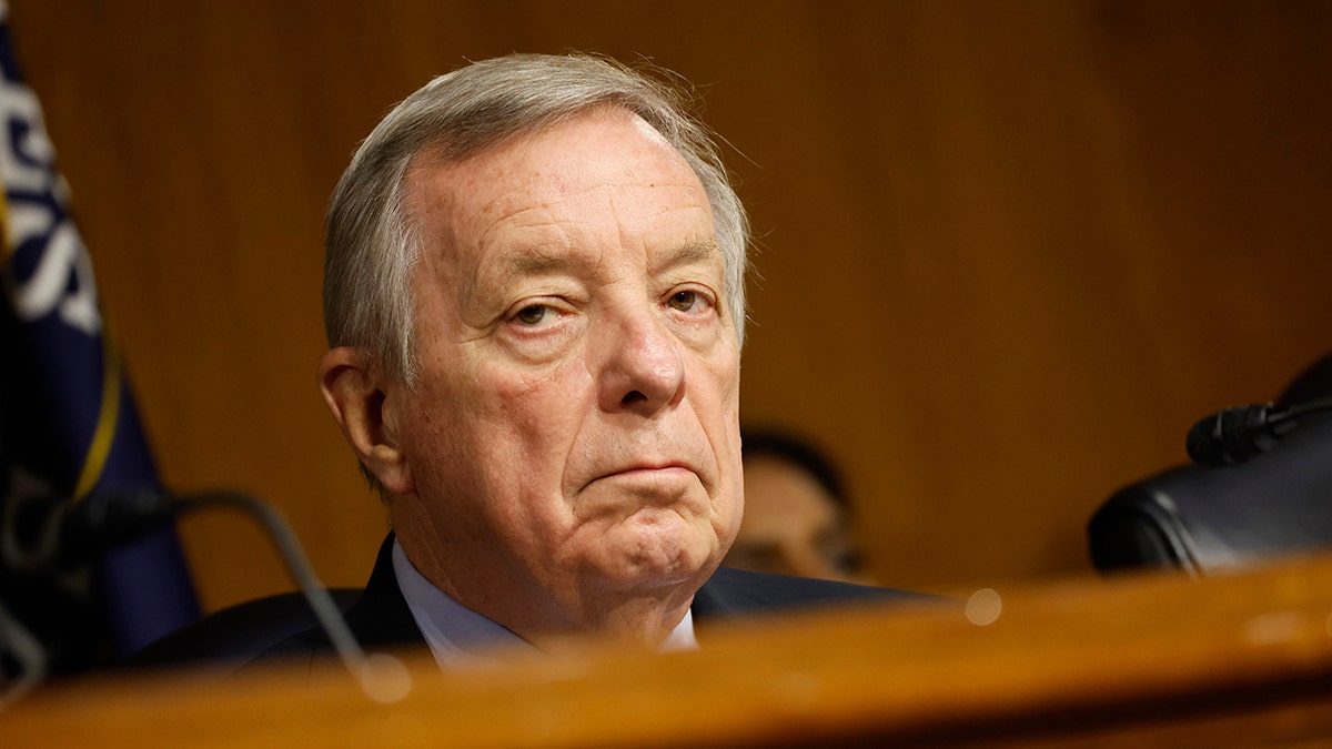 Sen. Durbin says his son was a victim of PPP fraud, calls for more oversight of federal COVID-19 funds thumbnail