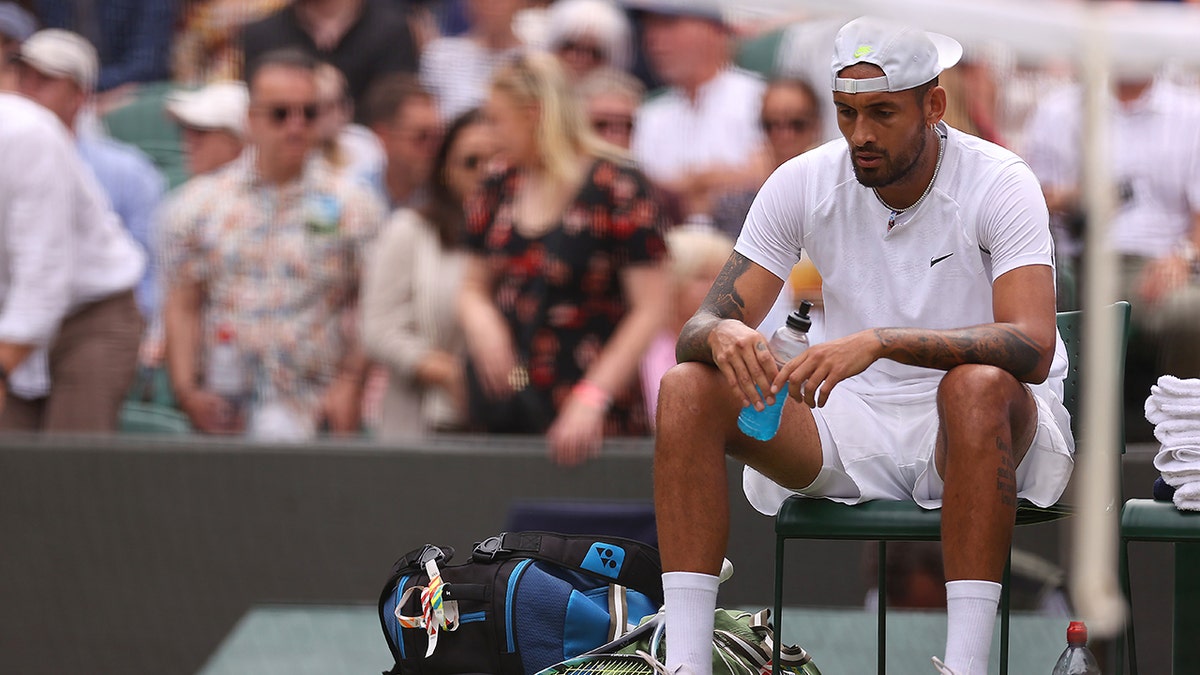 Nick Kyrgios rest during his quarterfinal match