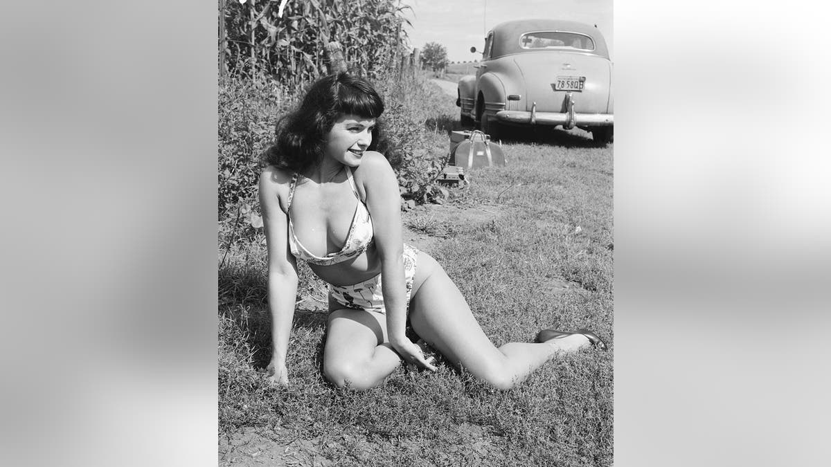 Bettie Page, '50s 'Queen of Pinups,' to receive historical marker in  Nashville
