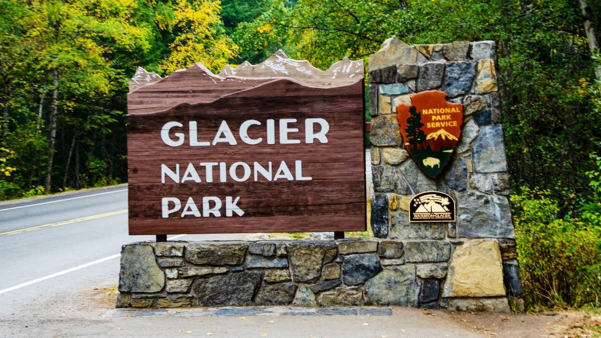 Sinal do Parque Nacional Glacier