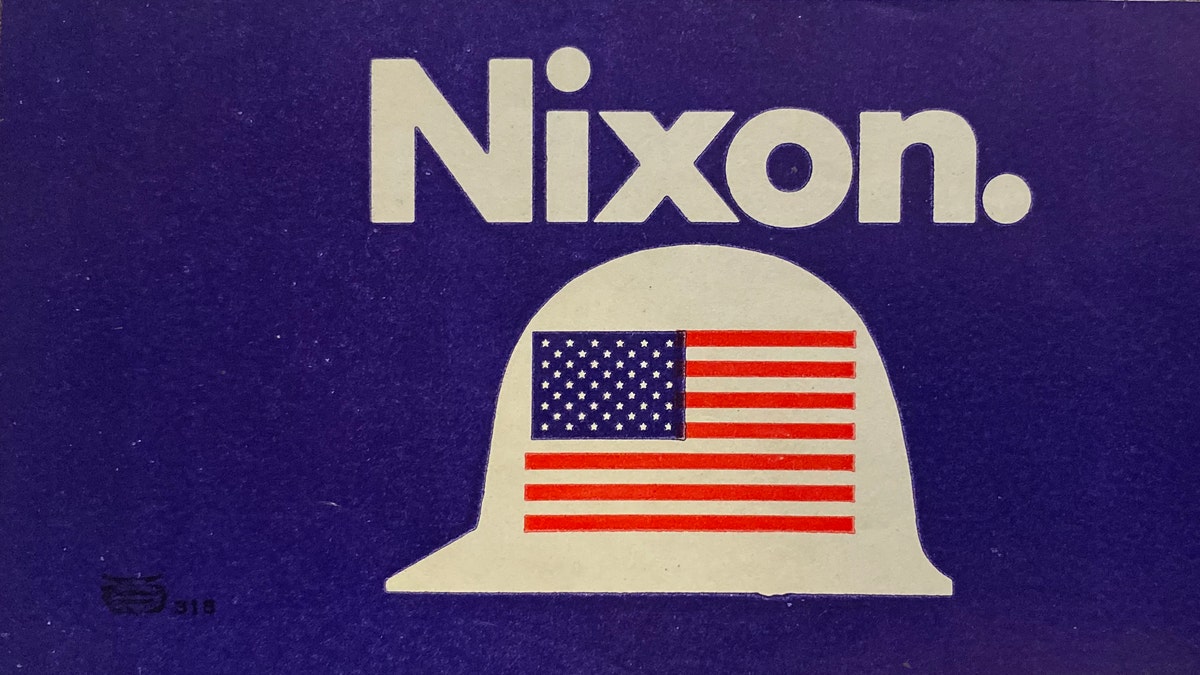 Hard-hat American supports Nixon