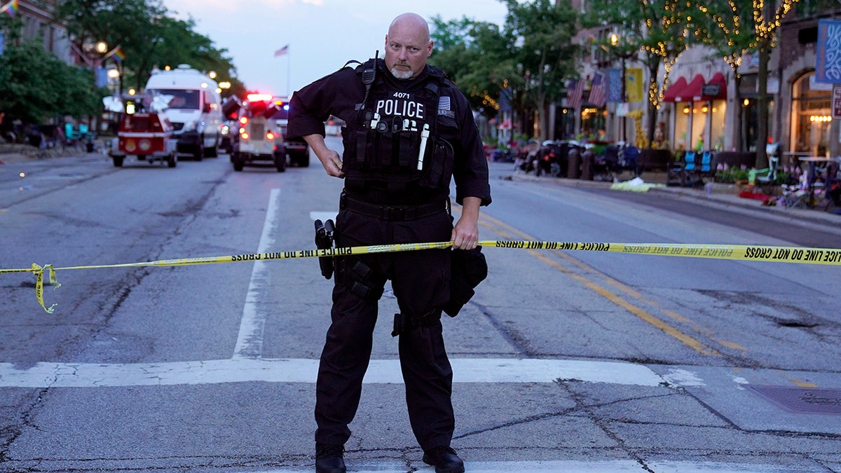 Highland Park, Ill., officer