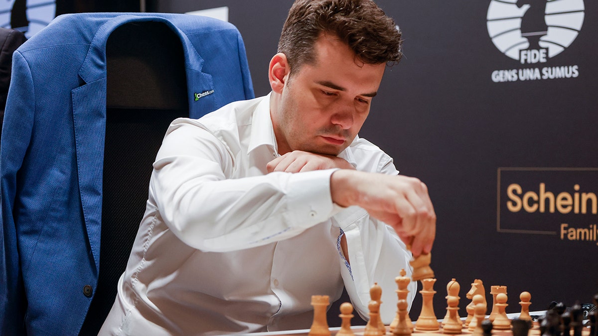 Ian Nepomniachtchi plays in a tournament