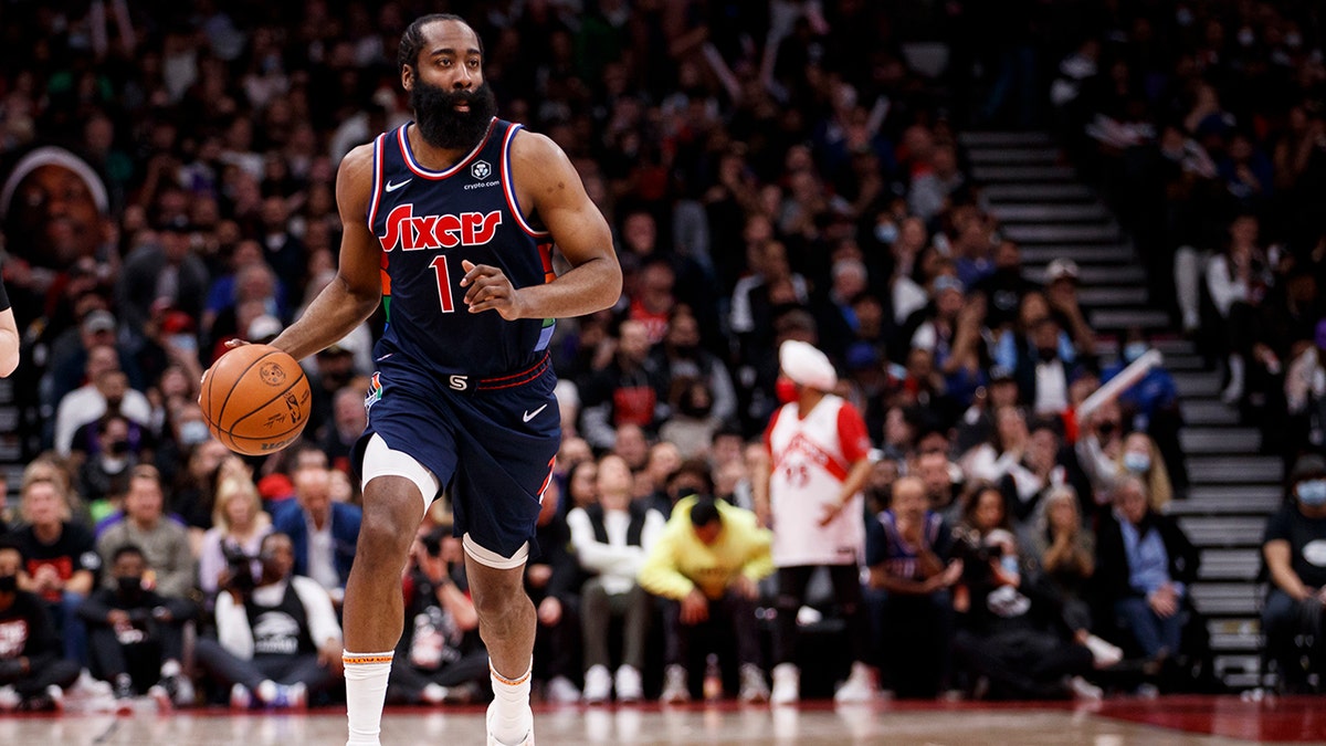 Harden, 76ers make it official on 2-year, $68 million deal