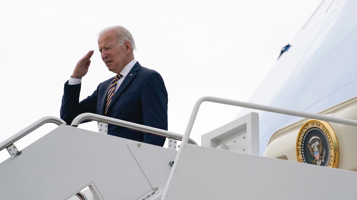 President Biden boards Air Force One enroute to Ohio