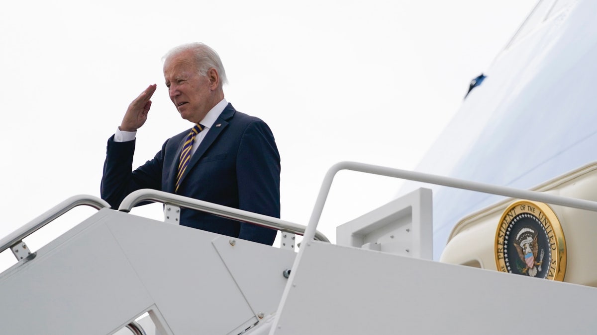 President Biden boards Air Force One enroute to Ohio